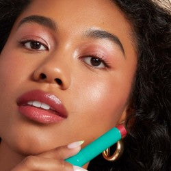 Hydrating-Lip-Tint_Anna_Model3.jpg