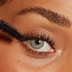Volumizer_Mascara_Editorial_IHopkin_Brynn__1_11859fac-af7e-45ce-9352-6cb1fc85f97e.jpg